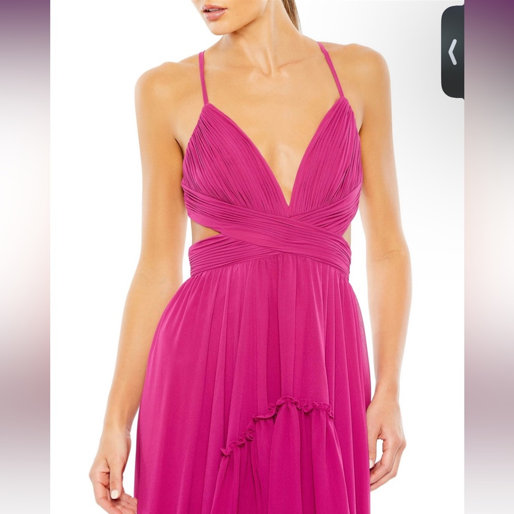 MAC DUGGAL PLEATED TIERED CUT OUT SLEEVELESS GOWN SIZE 4 - Picture 2 of 3